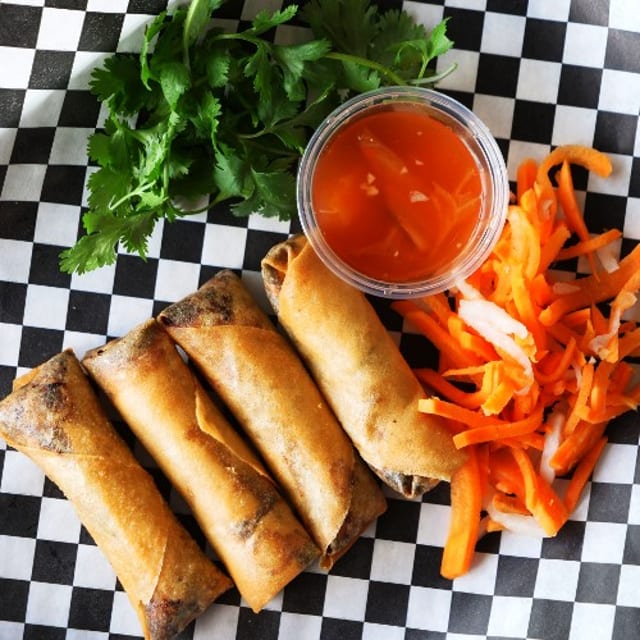 Mom's Egg Rolls (4 count).
